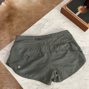 Lululemon Speed Up Short *2.5"
Grey Sage